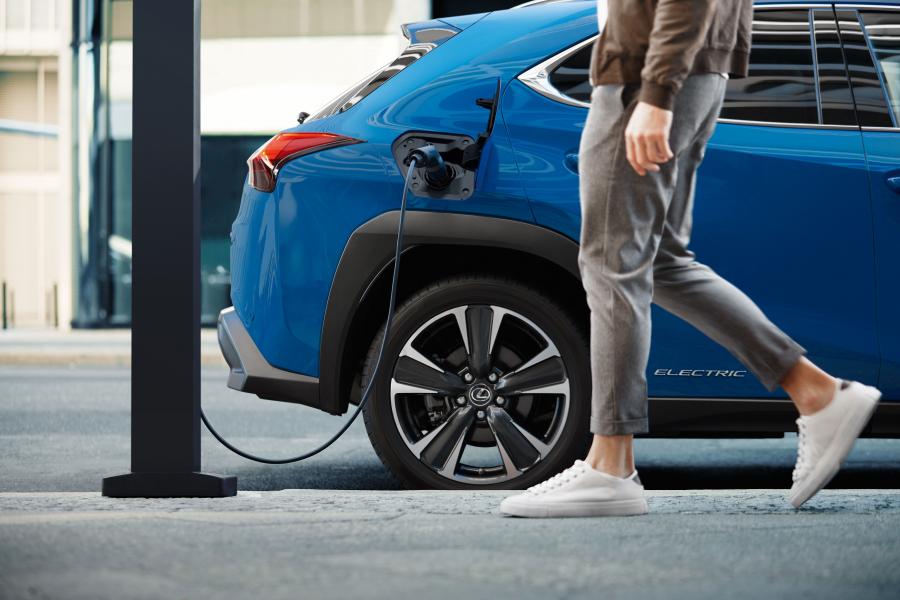 Детали экстерьера Lexus UX300e 2020 года  (WW) (фото 33 из 62)